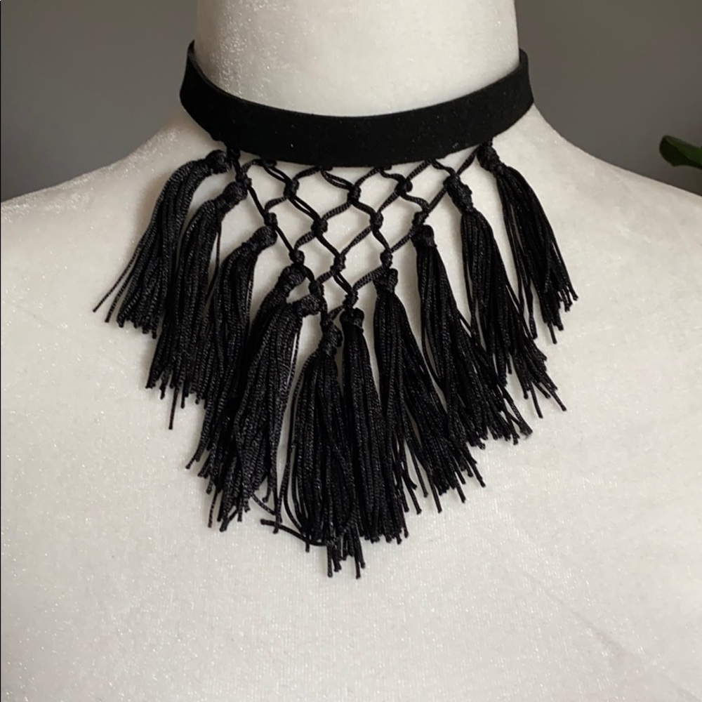Fringe choker necklace